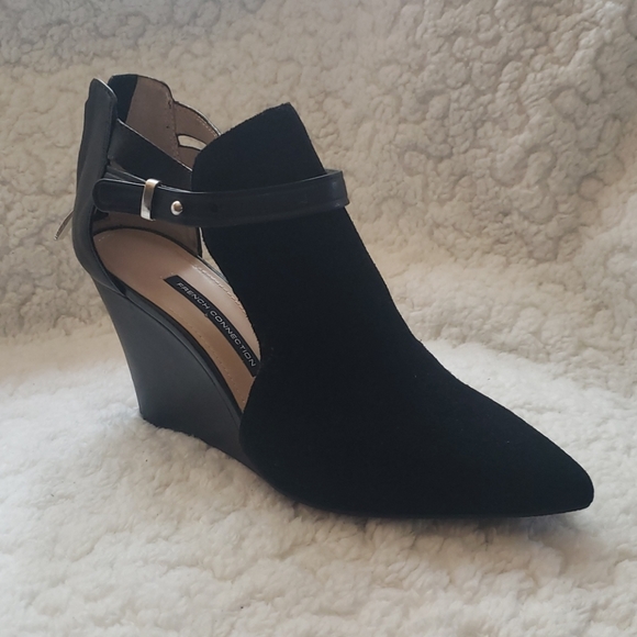 French Connection black wedge cut-out booties - Picture 2 of 6